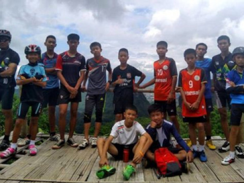 Hành trình giải cứu đội bóng nhí Thái Lan bị mắc kẹt trong hang
